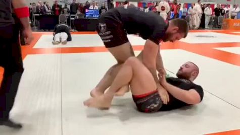 Gordon Ryan Shows Off Silky Smooth Guard Passing