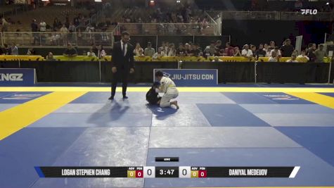 Daniyal Medeuov vs Logan Stephen Chang 2025 Pan Kids Jiu-Jitsu IBJJF Championship