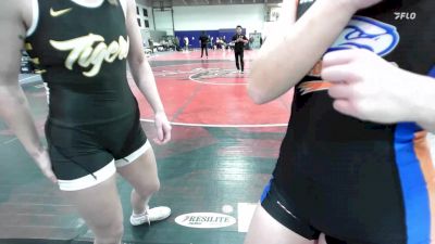 131 lbs Cons. Round 1 - Addison Broxterman, Fort Hays State vs Mia Ahrendsen, Hawkeye Community College