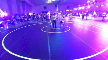 81 lbs Rr Rnd 2 - Lorenzo The Show Castro, Moses Lake Wrestling Club vs Maximus Pena, Small Town Wrestling