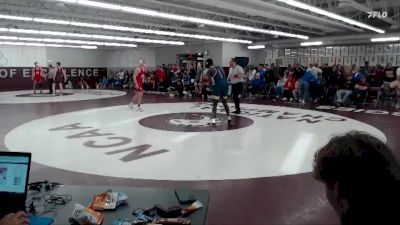 184 lbs Quarterfinal - Darius Hardy, Iowa Lakes CC vs Cole Martin, Central