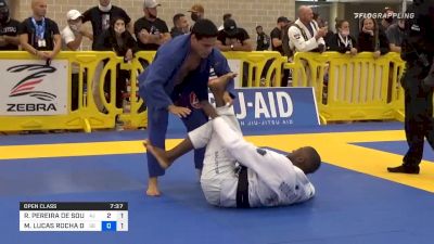 Ronaldo Junior Turns A Mat Return Into A Submission